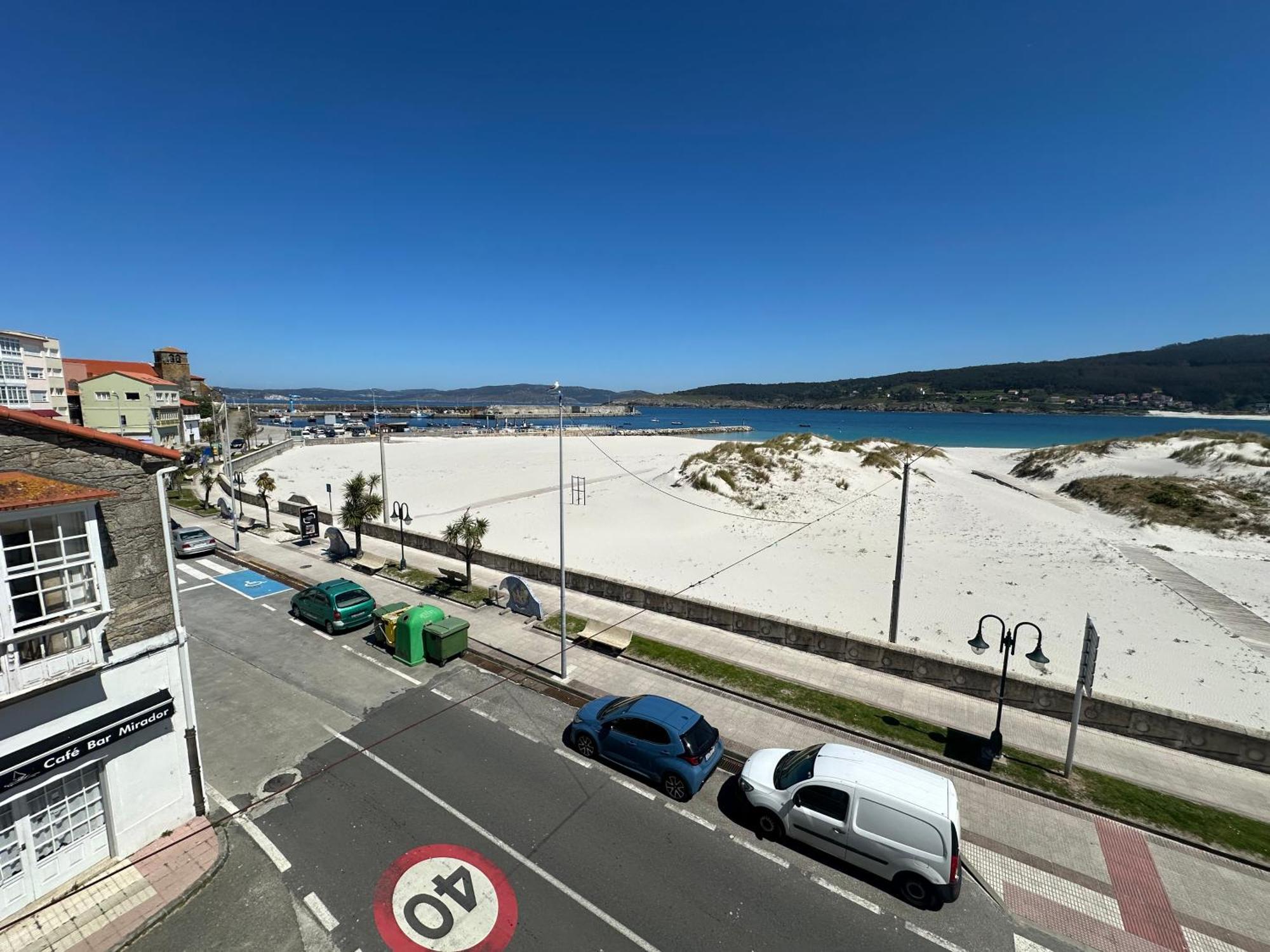 Apartamento A Terraza Pequena By Oktheway Laxe Exterior foto